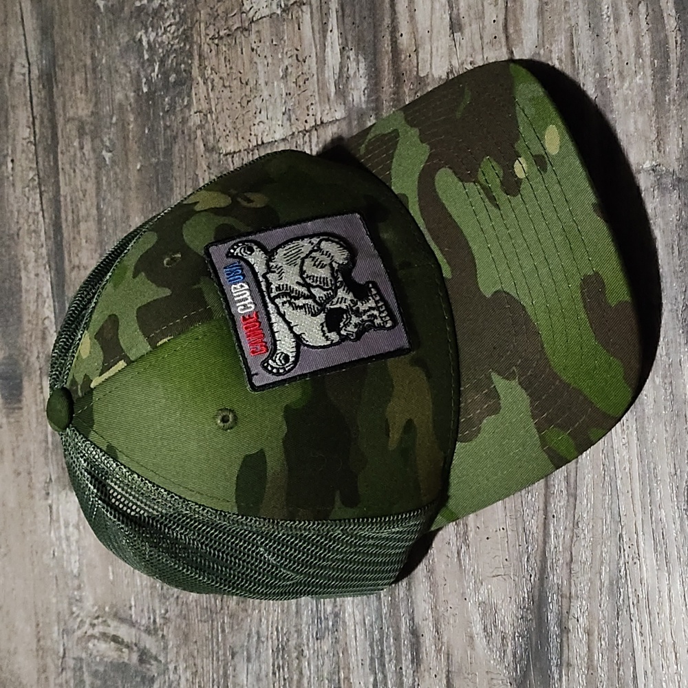 Camo snap back hat
